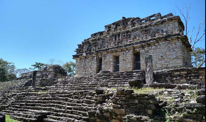 situs arkeologi yaxchilan meksiko