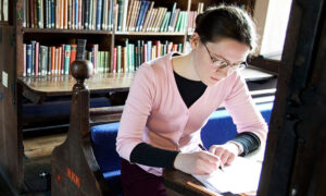 Pengertian Tinjauan Pustaka